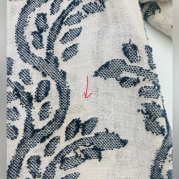 BCBG Maxazria Floral Print Cream and Black Women's Top - Picture 11 of 11